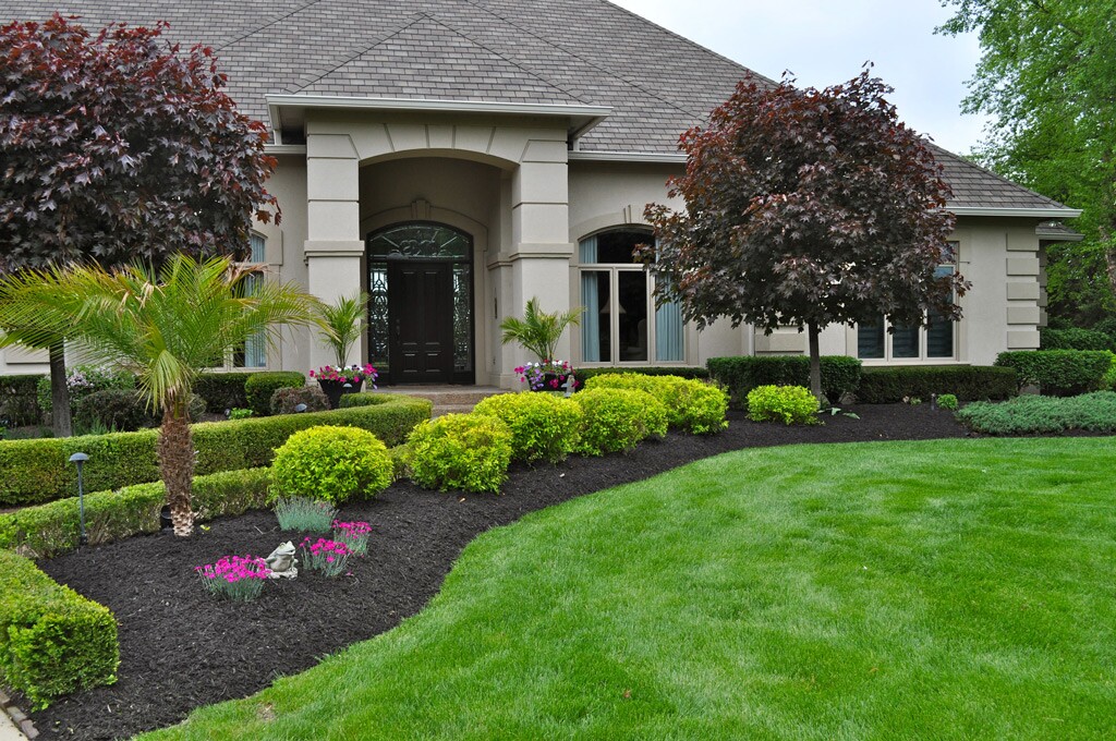 Dyed Black Mulch Bags | Indianapolis Mulch | McCarty Mulch